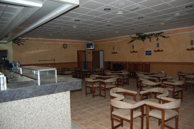 BAR TOTALMENTE ACONDICIONADO EN ROMICA — 2