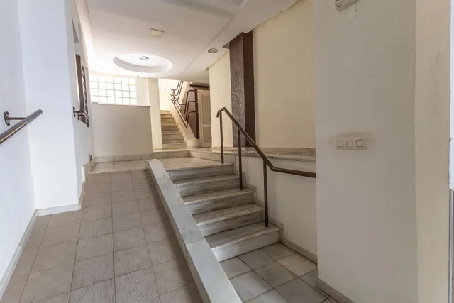 APARTAMENTO DOS DORMITORIOS ZONA LA VELETA . — 25