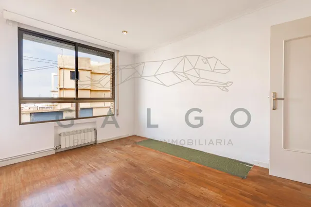 Piso a la venta junto a la plaza del ayuntamiento — 21