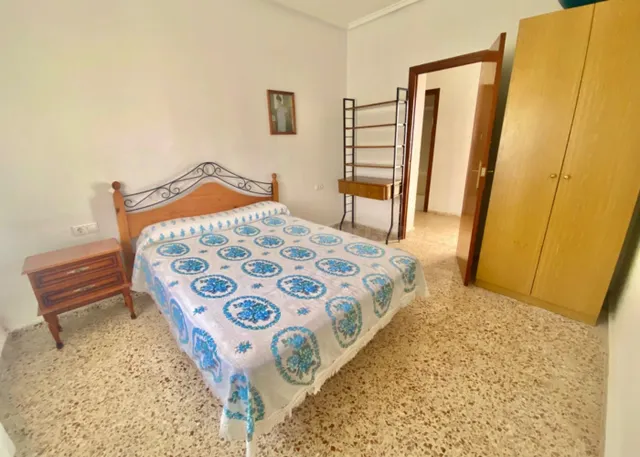 ESTUPENDA CASA EN LOS DESAMPARADOS, AMPLIA, CON PORCHE, TODA - foto 5