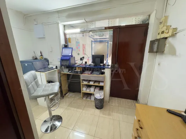 Local en Cornellà de Llobregat – actualmente en rentabilidad — 5
