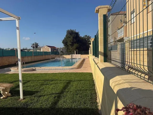 TORRELAMATA 3 HABS,PLANTA ALTA,PISCINA 139.000 EUROS