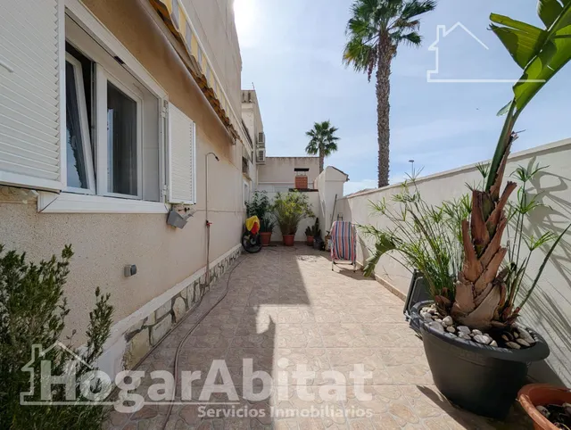 ¡Cerca del mar! Precioso Adosado reformado en residencial, con solarium, piscina comunitaria y garaje — 12