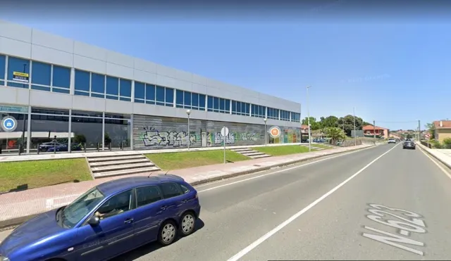 Amplias oficinas en alquiler  cerca de Santander. — 7