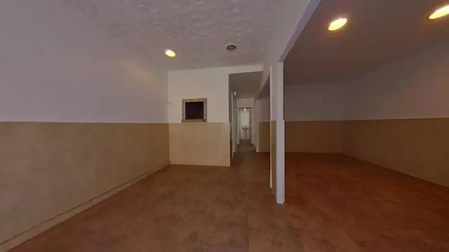 CASA EN VENTA OKUPADA EN C/ JOTA — 27