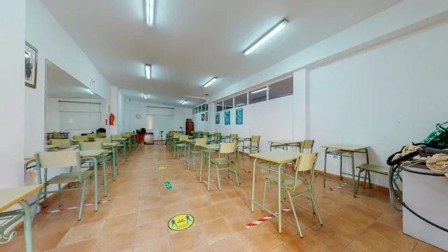 Gran local comercial de 1295m2 en Benalmadena — 14