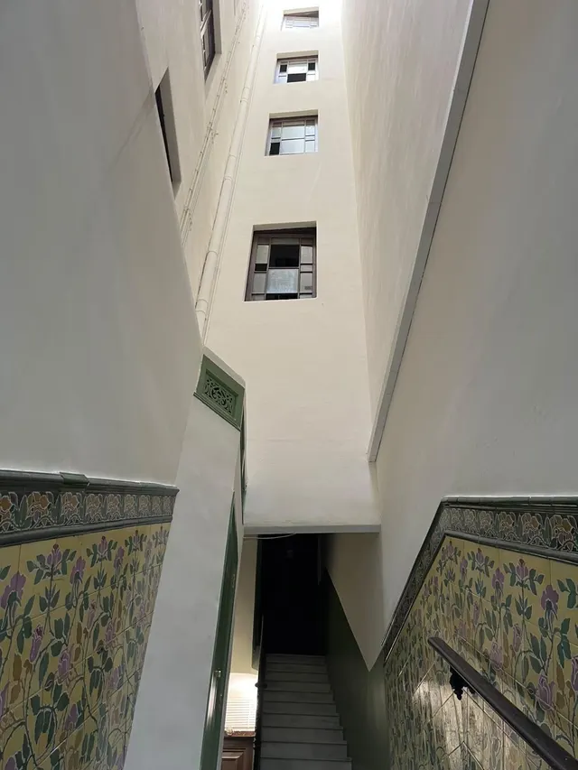 Descubre tu próximo hogar en Barcelona en calle Riera Alta — 8