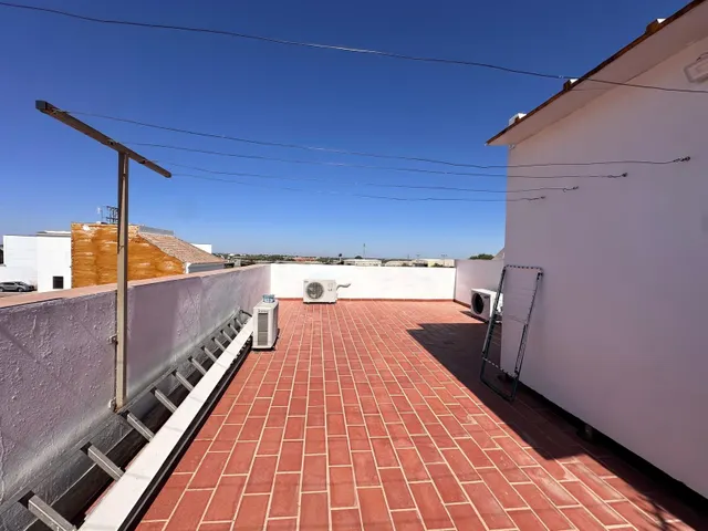 CASA EN LA PUEBLA DE CAZALLA — 37