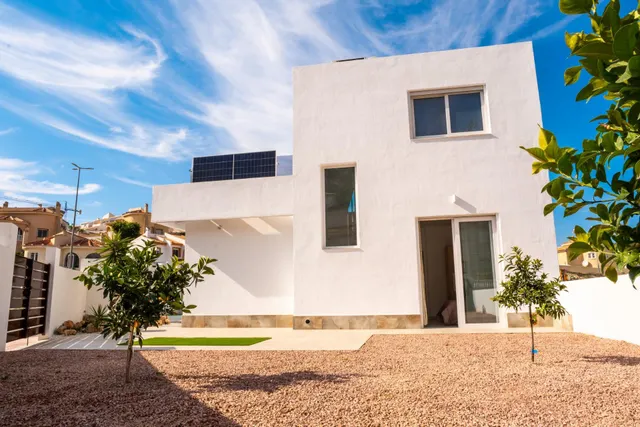 PRECIOSA GRAN VILLA CON VISTAS AL CAMPO DE GOLF “LA MARQUESA”! — 6