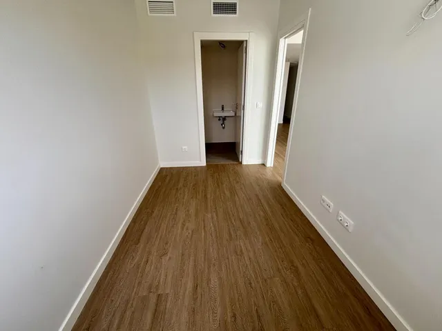 Moderno Apartamento en Fuengirola con Vistas y Amplias Zonas Comunes por €310,000 — 32