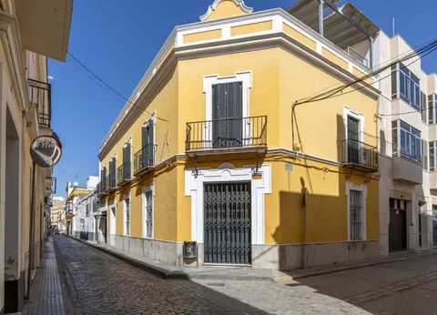 Espectacular casa de esquina en el corazón de Sanlúcar de Barrameda