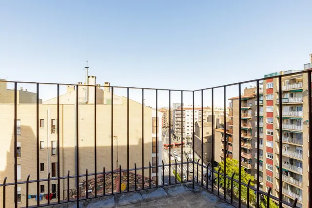 PRECIOSO PISO EN PASEO MARIA AGUSTIN — 28