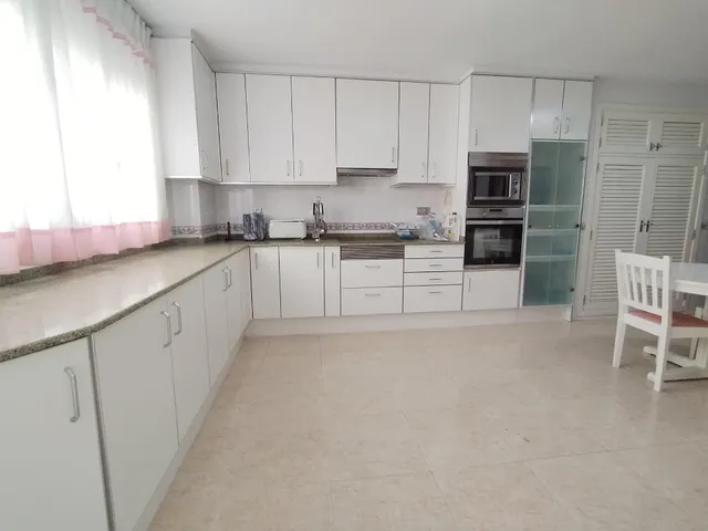 Soberbio piso en Avenida Ramón y Cajal — 11