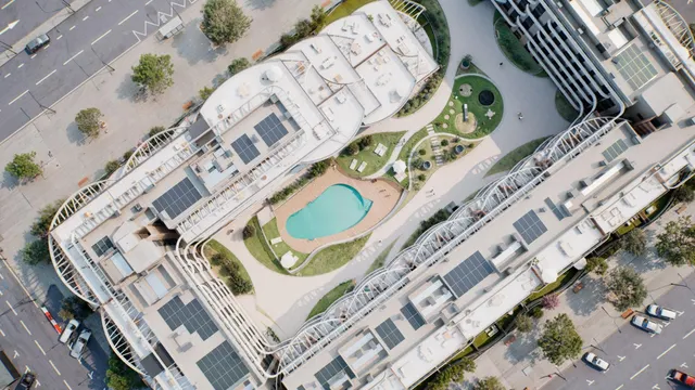 PRIME LOCATION IN MALAGA — 28