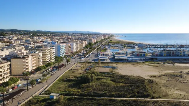 Vivir frente al mediterráneo: exclusivo piso en primera línea de mar en calafell — 16