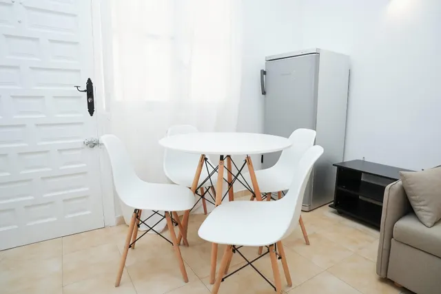Bungalow en planta baja con licencia turística, piscina y garaje – ¡ideal para inversión! — 10