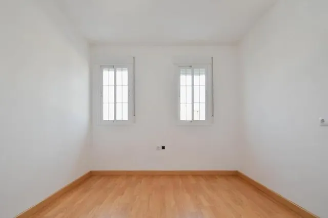 Piso con garaje en Láchar — 20