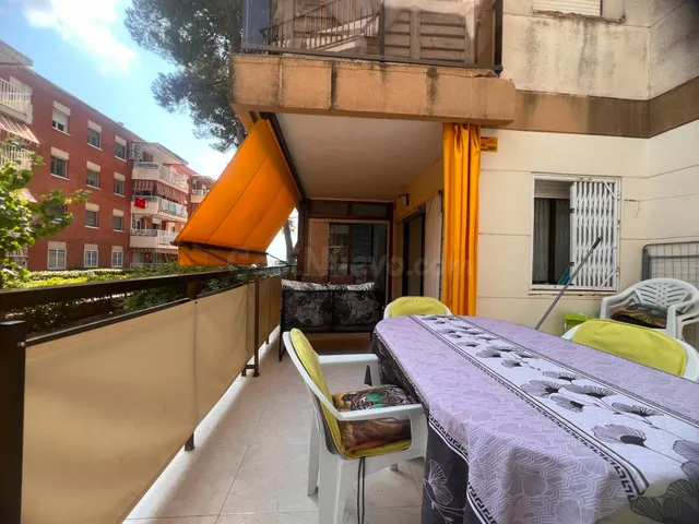 ESTUPENDO PISO EN PRIMERA LINEA DE PLAYA, CON LICENCIA TURIS - foto 3