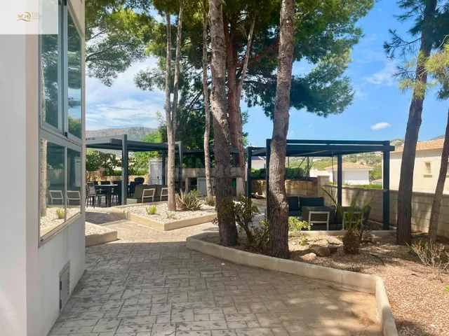 MODERNO CHALET EN ALQUILER EN CALPE — 9