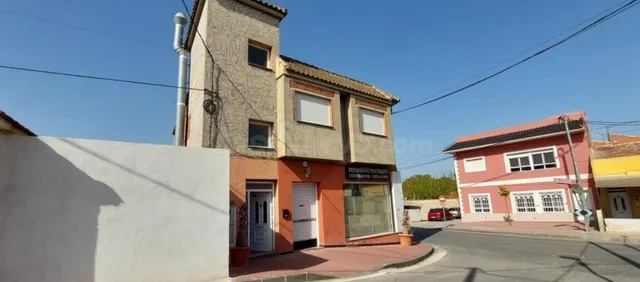 Inmueble en venta de dos plantas en calle Orilla del Azarbe 