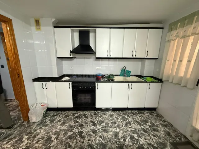 Amplio y Céntrico Piso de 3 Dormitorios con Ascensor ️ - foto 3