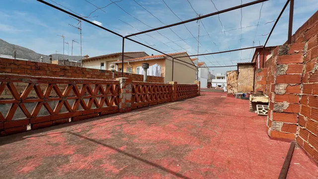 Casa de pueblo con gran potencial en el centro de Pego — 27