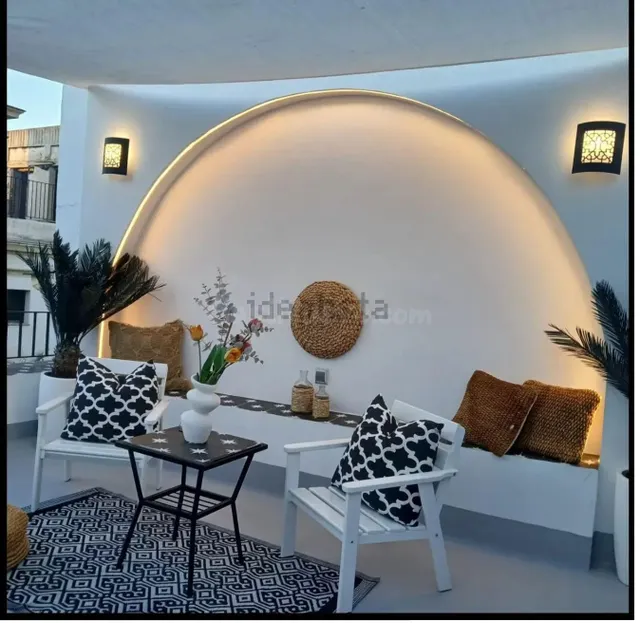 Apartamento Reformado con Terraza Privada en el Barrio del P