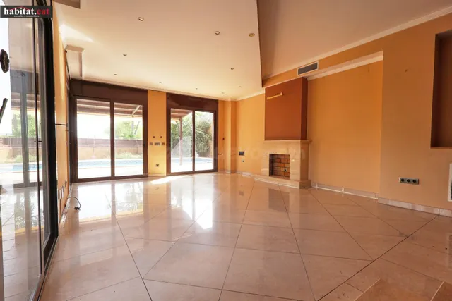 Espectacular casa esquinera en el aragai - Vilanova i la Geltrú — 4