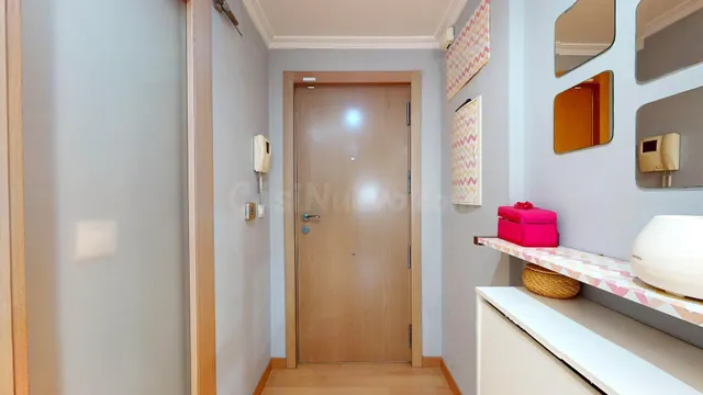 PISO DE RECIENTE CONSTRUCCIÓN CON AMPLIA TERRAZA, PISCINA, GARAJE Y TRASTERO — 2