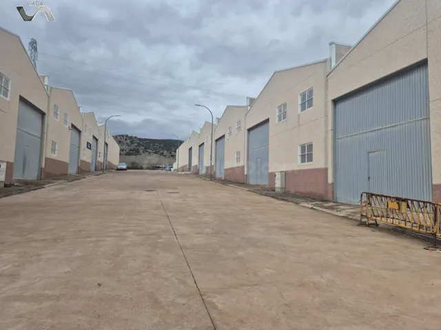 Nave industrial 400m² en alquiler - CALLE CÓRDOBA