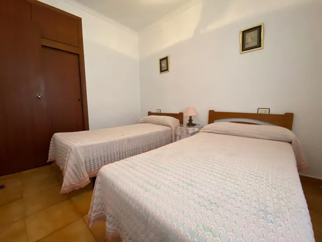 En lo pagan piso de 3 dormitorios buen estado — 12