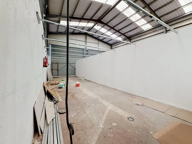 Nave Industrial - total 390 m2 de parcela, son 260 m2 de nave más 130 m2 de patio privado en Benahadux — 17