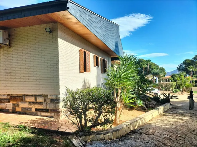 VILLA EN LA NUCIA — 11