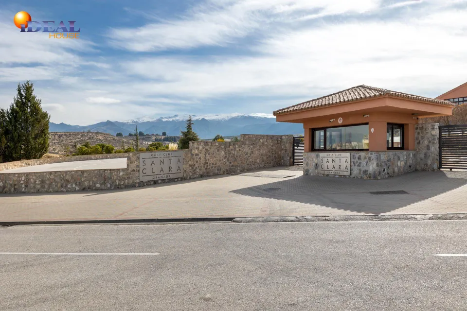 Venta de parcela urbana en Otura (Zona Santa Clara Golf)