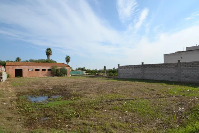 Solar en venta de 890 m2 con proyecto de vivienda en el cent