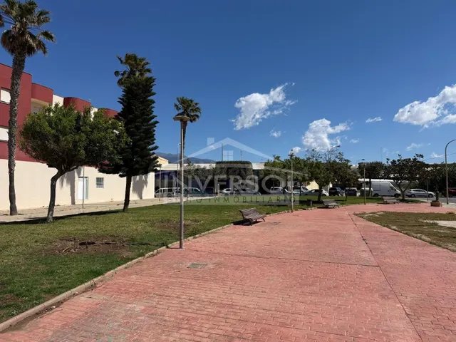 SOLAR EN EL CENTRO DE BALERMA - foto 2