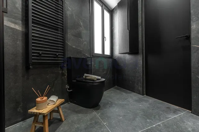 Elegante vivienda reformada de 3 dormitorios en Calle Bailén — 38
