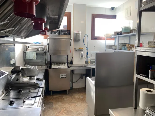 Local comercial 106m² en alquiler - Villalba Estación — 14