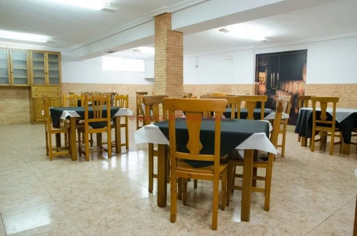 LOCAL COMERCIAL RESTAURANTE EN ARNEVA