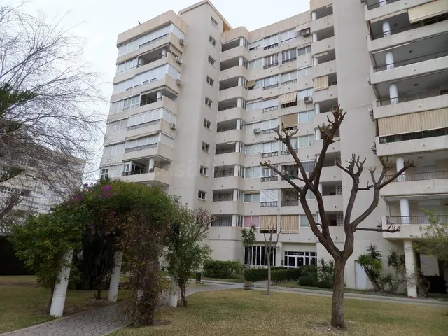 Vive la luz y el espacio en este amplio piso de Garden Playa - foto 2