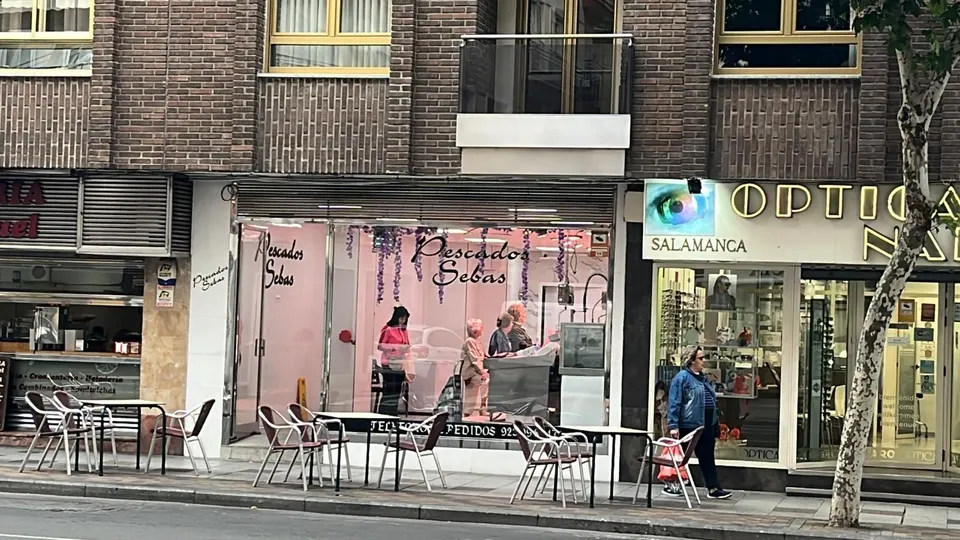 FANTÁSTICO LOCAL COMERCIAL EN MARIA AUXILIADORA JUNTO AVENIDA PORTUGAL