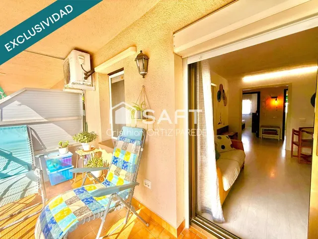 Se vende piso en primera línea con piscina — 24
