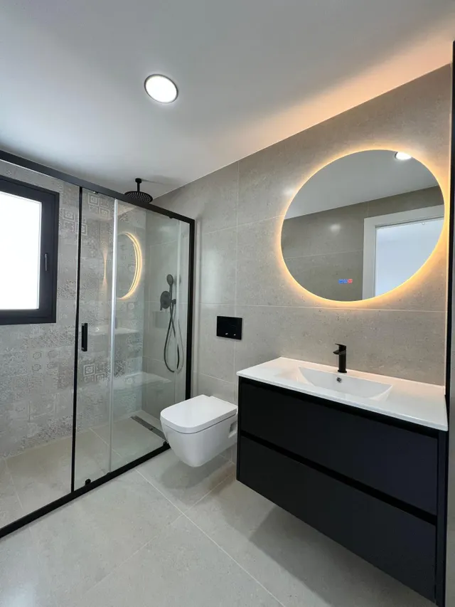 CHALET CON SOLÁRIUM, PISCINA Y SÓTANO — 28