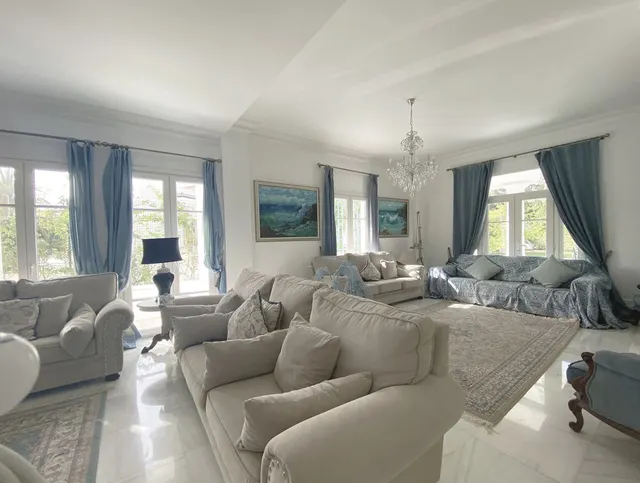 Chalet 13 habitaciones 1002m² en venta - Marbella — 13