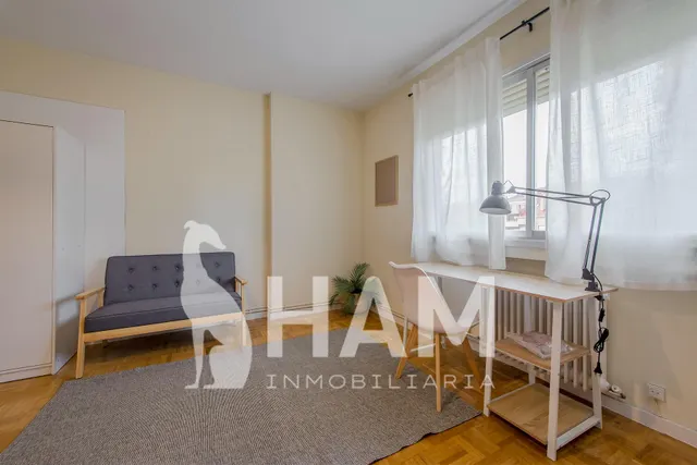 Habitación en C/ Iglesia, 35 — 18