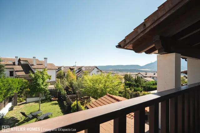 Chalet adosado con jardín y porche acristalado en Urbanización Lomas de Badaguás — 27