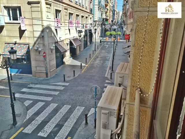 Se alquila oficina en entreplanta - calle castaños - zona centro - Alicante — 16