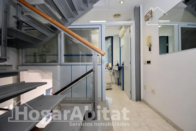 Amplia casa con terraza y muchas posibilidades en casco histórico — 44