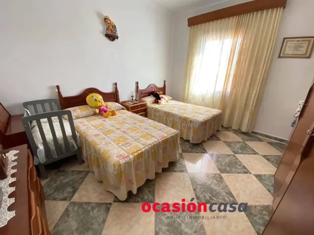 Espectacular parcela con casa, piscina y olivos — 30
