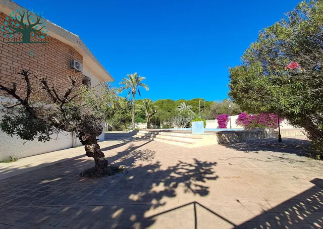 ESPECTACULAR CHALET A UN PASO DE LA PLAYA — 29